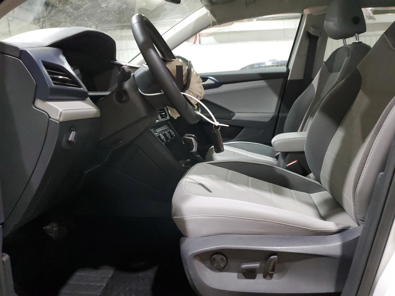 2024 VOLKSWAGEN TAOS SE VIN:3VVUX7B28RM067140