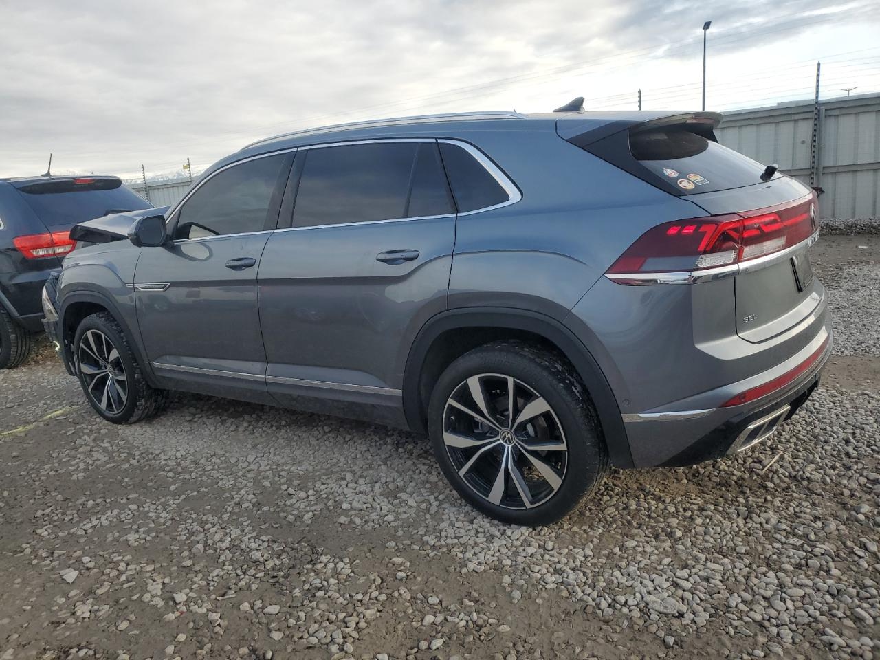 2024 VOLKSWAGEN ATLAS CROSS SPORT SEL PREMIUM R-LINE VIN:1V2FE2CA3RC215426