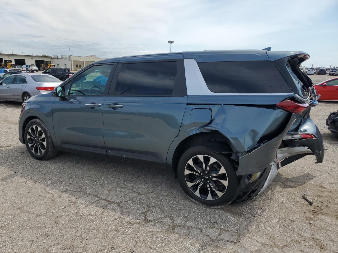 2022 KIA CARNIVAL EX VIN:KNDNC5H3XN6061451