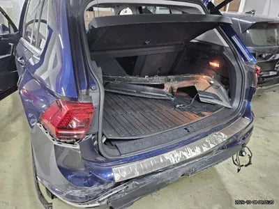 2020 Volkswagen Tiguan VIN: