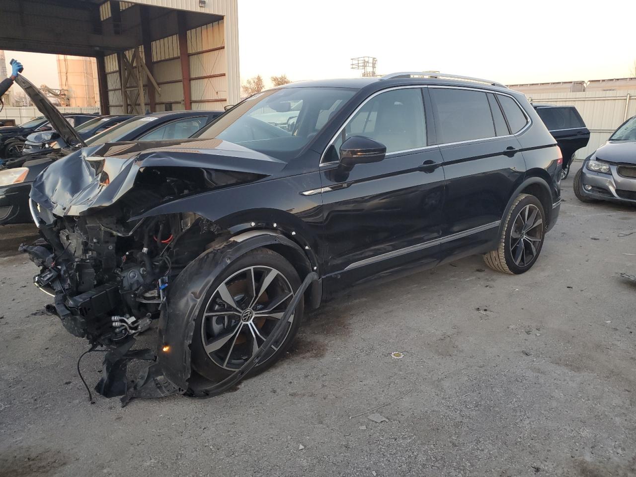 2023 VOLKSWAGEN TIGUAN SEL R-LINE BLACK VIN:3VV4B7AX4PM125222