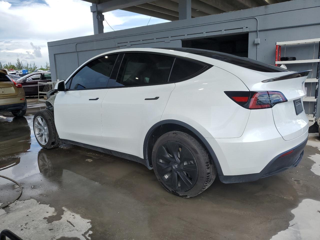 2023 TESLA MODEL Y  VIN:7SAYGDEE2PA053806