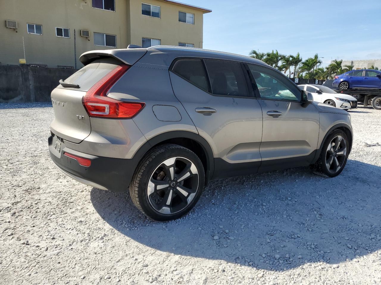 2022 VOLVO XC40 T5 MOMENTUM VIN:YV4162UK4N2790535