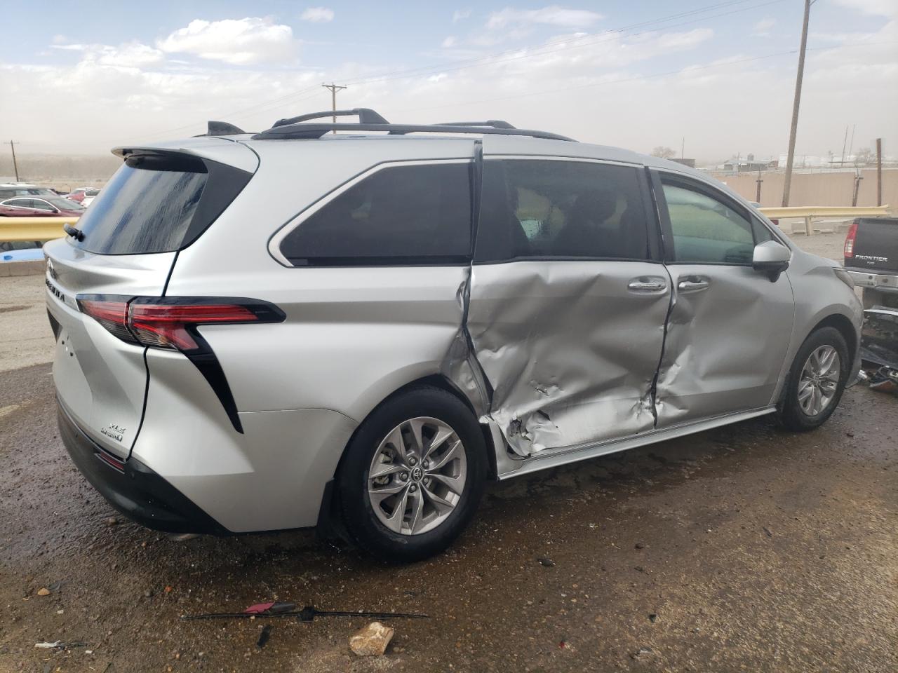 2022 TOYOTA SIENNA XLE VIN:5TDJSKFC9NS046278