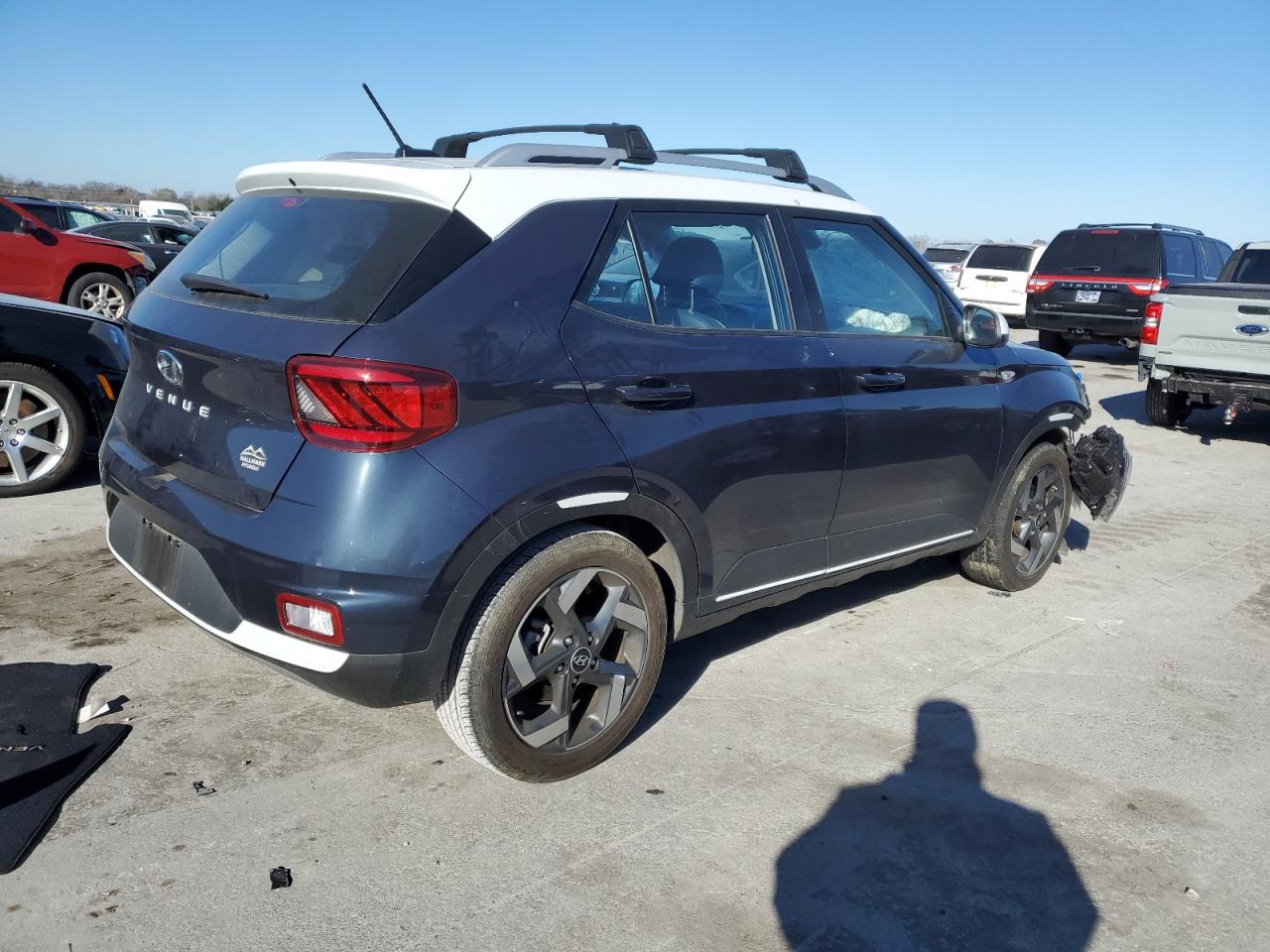 2023 HYUNDAI VENUE SEL VIN:KMHRC8A33PU220527