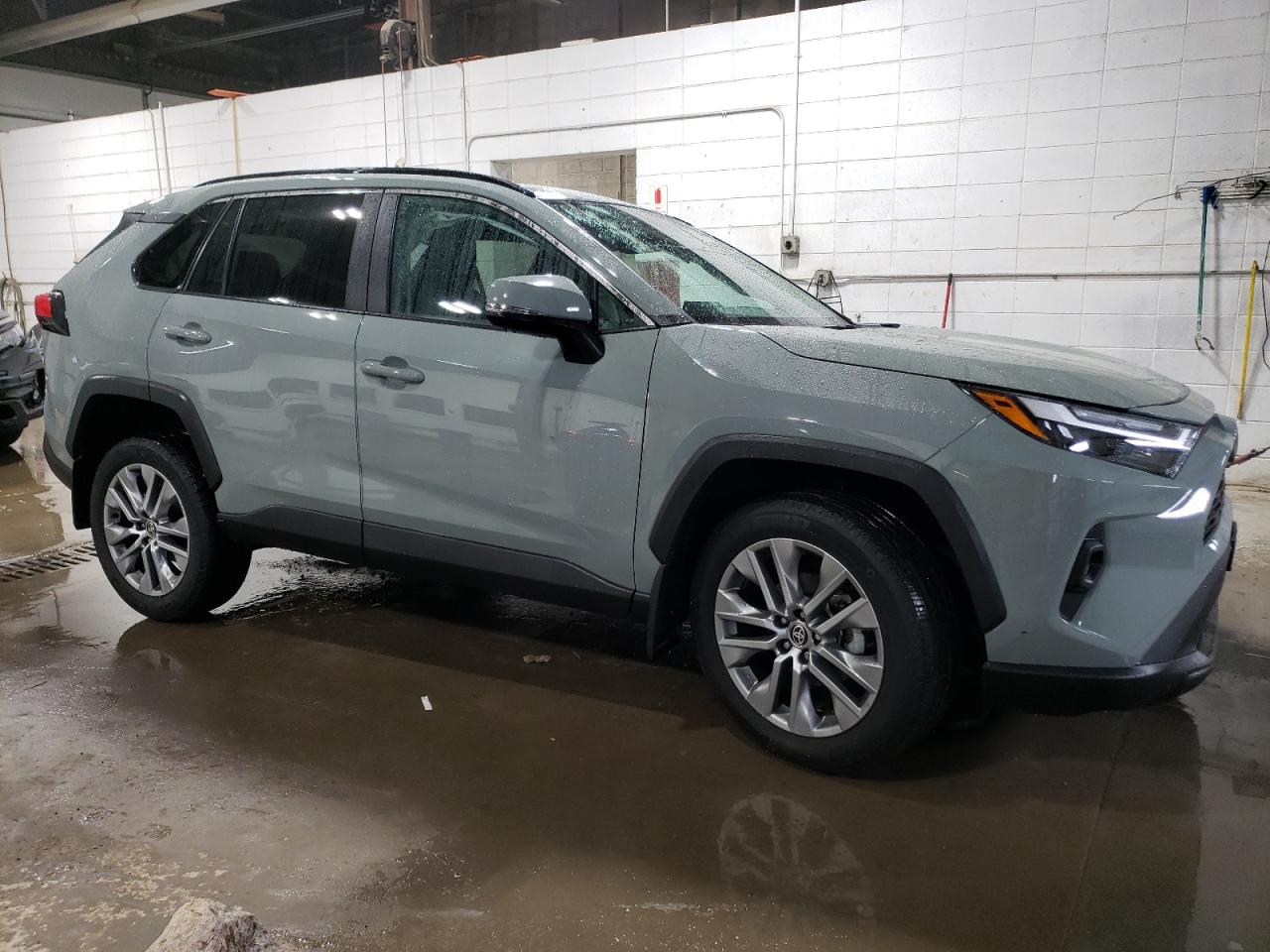 2022 TOYOTA RAV4 XLE PREMIUM VIN:2T3A1RFV3NW325530