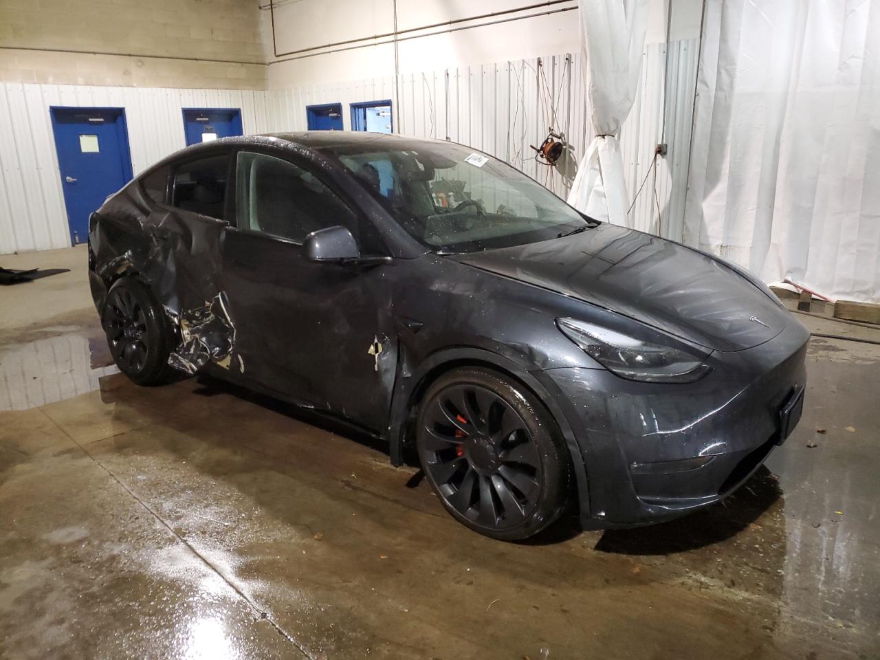 2024 TESLA MODEL Y  VIN:7SAYGDEF9RA281040
