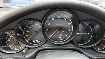 2015 Porsche Panamera VIN: