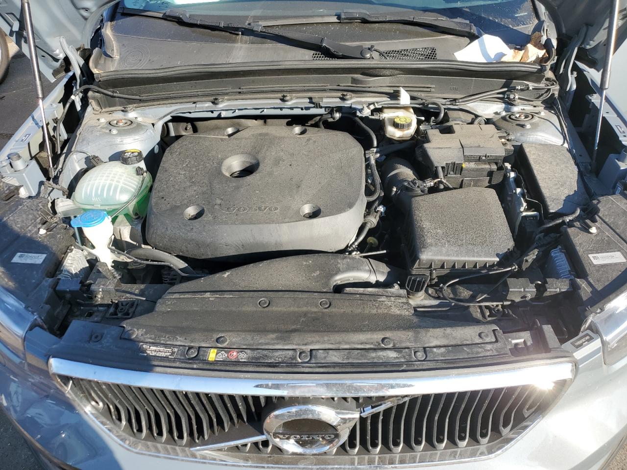 2022 VOLVO XC40 T5 MOMENTUM VIN:YV4162UK5N2734491