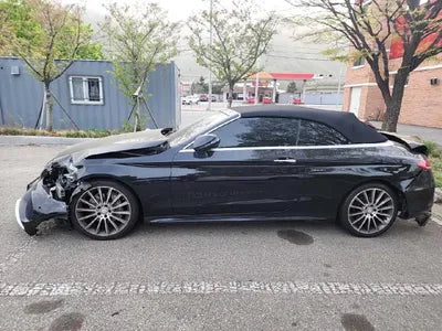 2017 Mercedes-Benz C 200 937KMWDDWK4CB4HF4 VIN:937KMWDDWK4CB4HF4