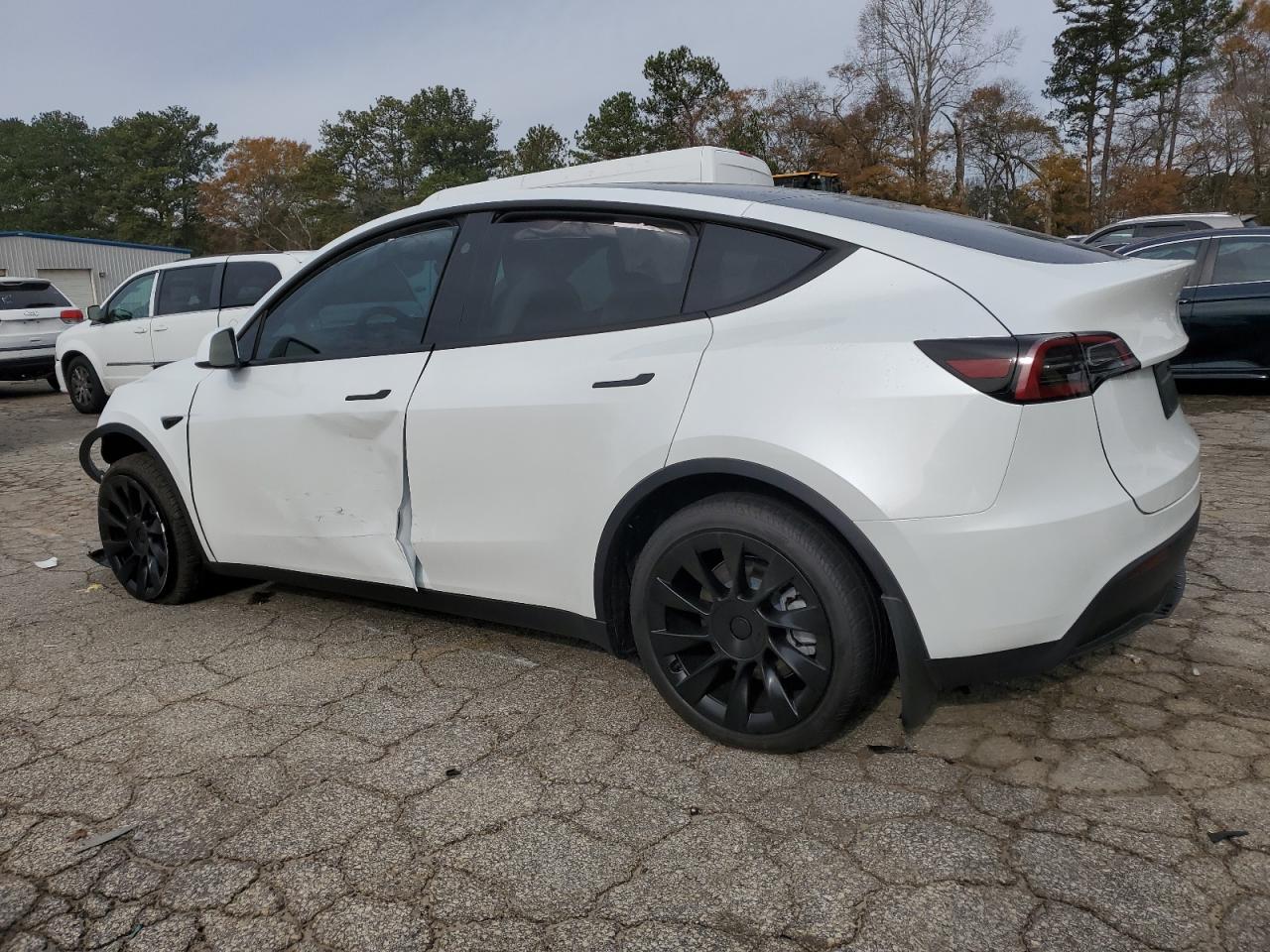 2024 TESLA MODEL Y  VIN:7SAYGDEE5RA332380
