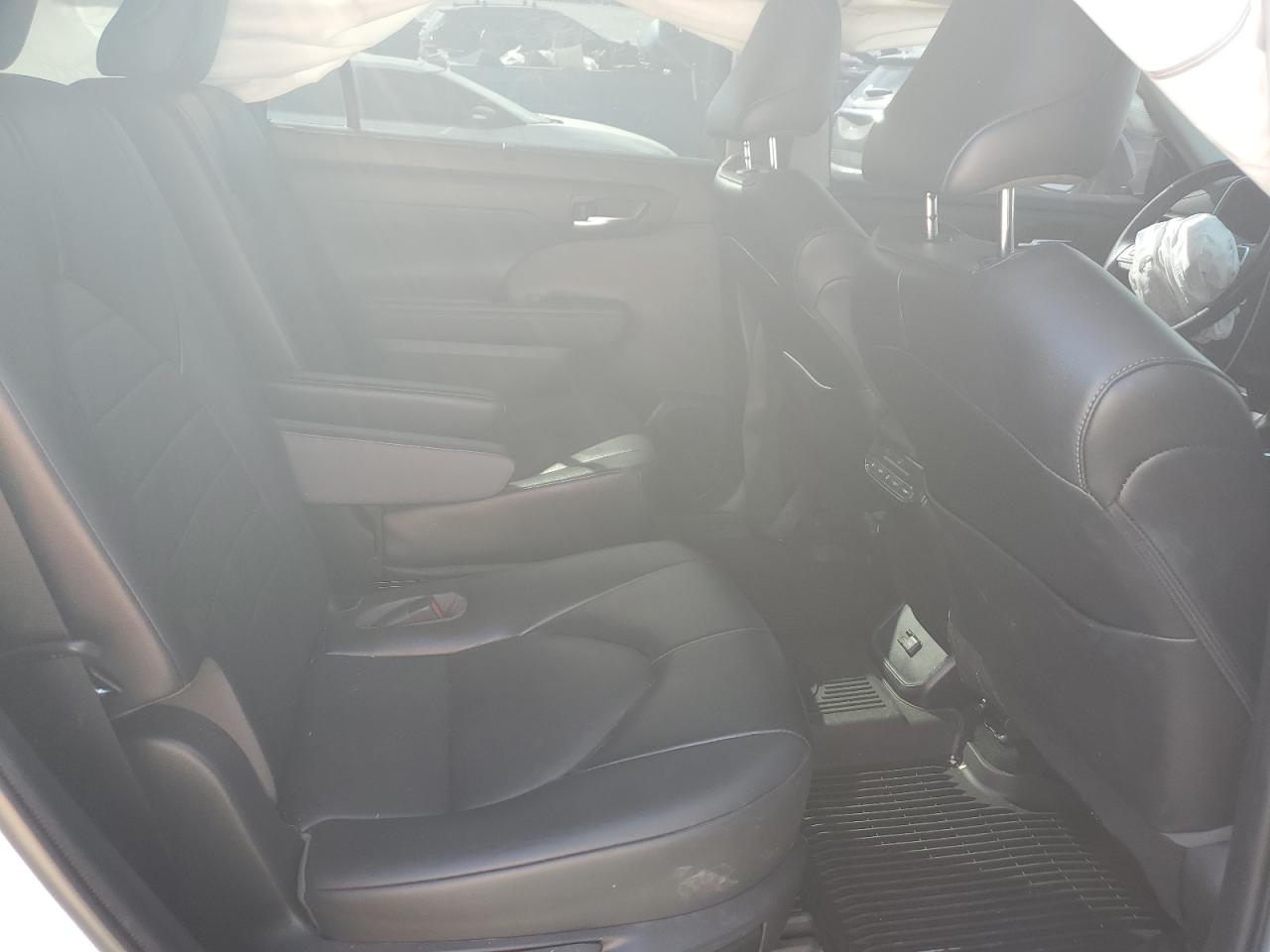 2022 TOYOTA HIGHLANDER XLE VIN:5TDGZRAH2NS542525