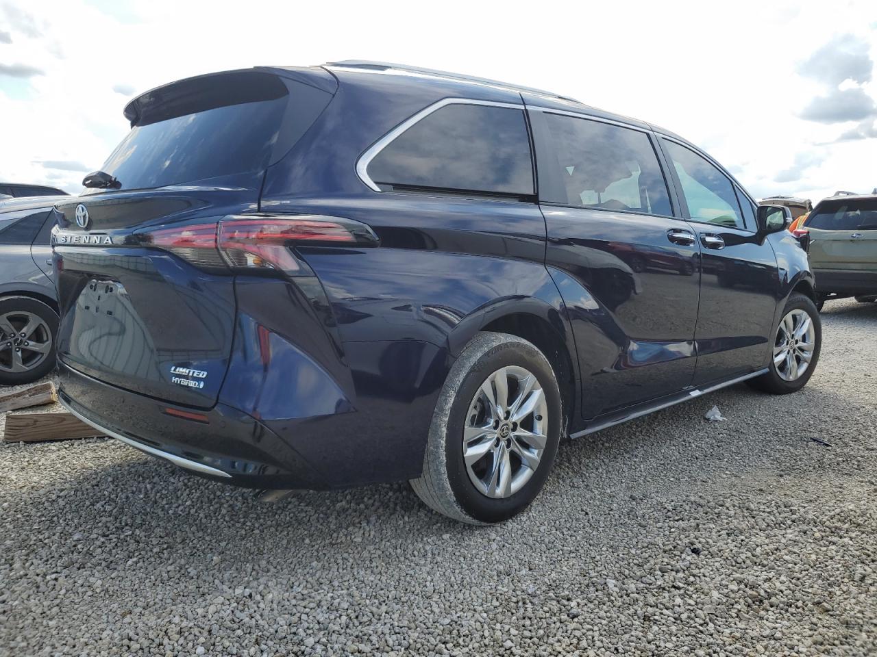 2023 TOYOTA SIENNA LIMITED VIN:5TDZRKEC8PS176460