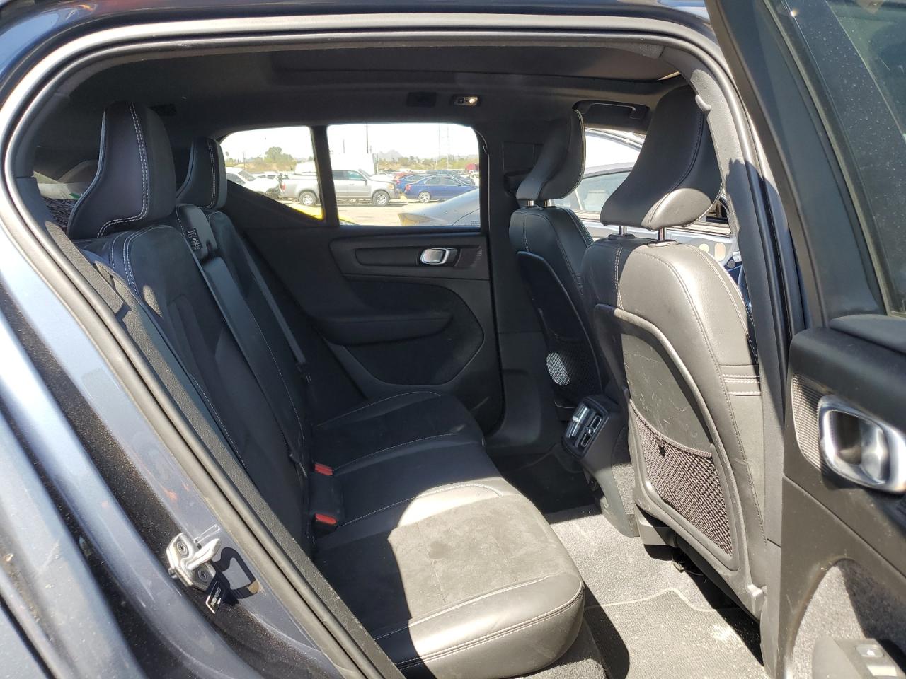 2022 VOLVO XC40 T5 R-DESIGN VIN:YV4162UM5N2695970