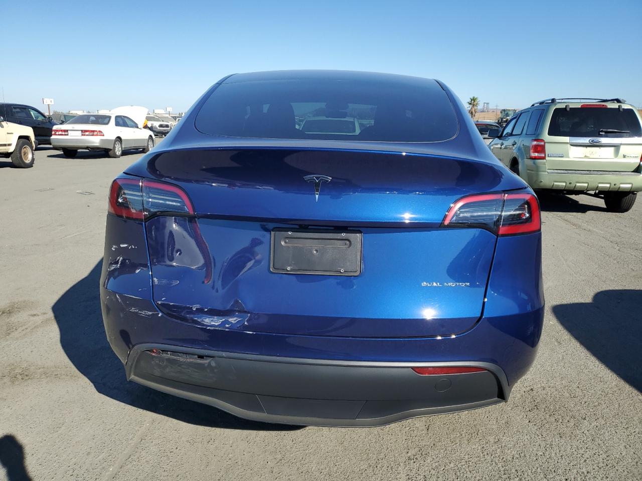 2024 TESLA MODEL Y  VIN:7SAYGDEE5RF981552