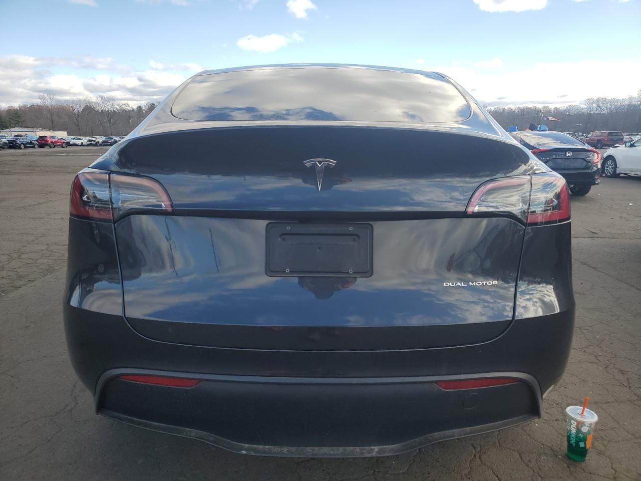 2024 TESLA MODEL Y  VIN:7SAYGDEE8RF986406