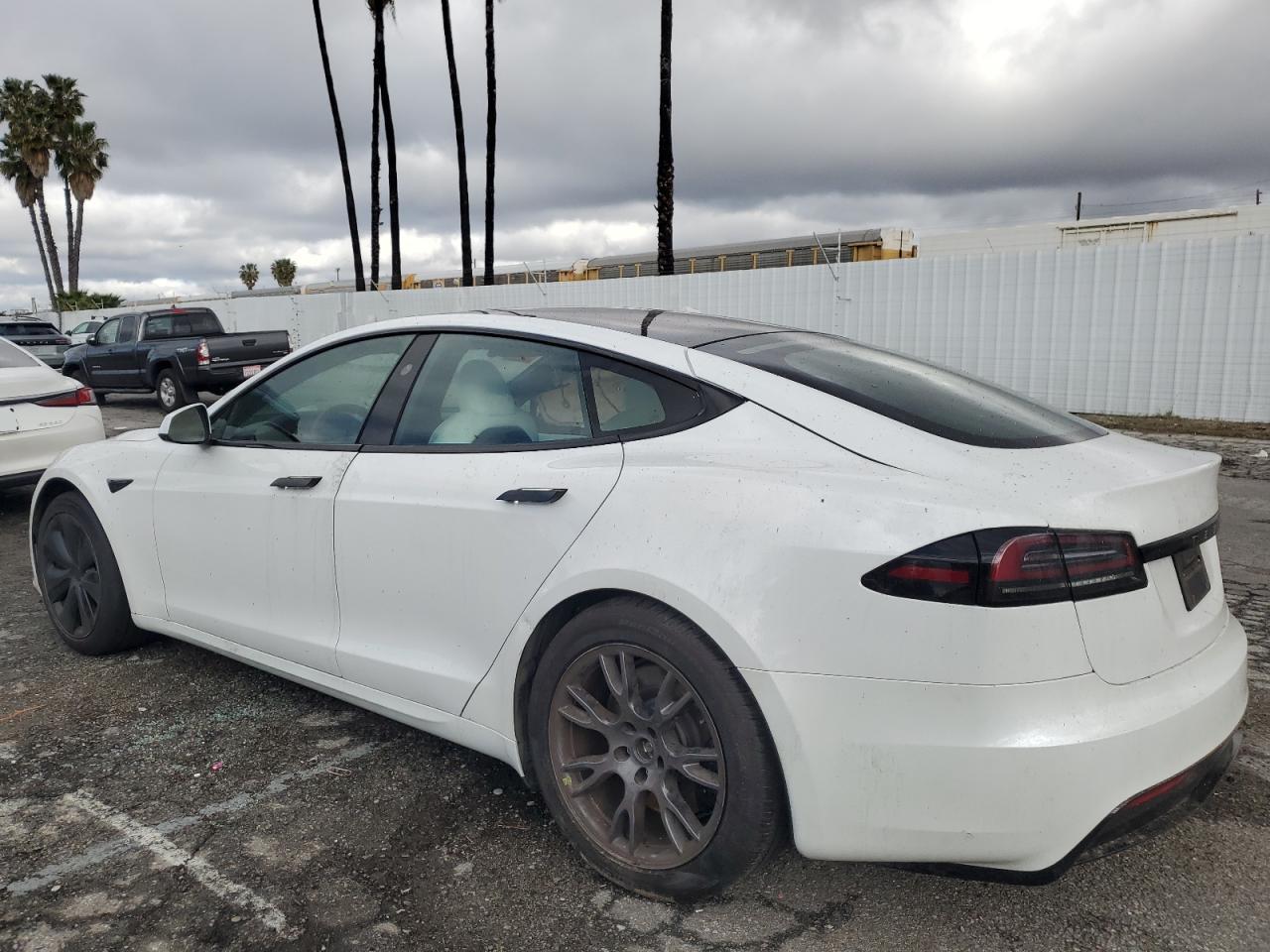 2023 TESLA MODEL S  VIN:5YJSA1E56PF511207