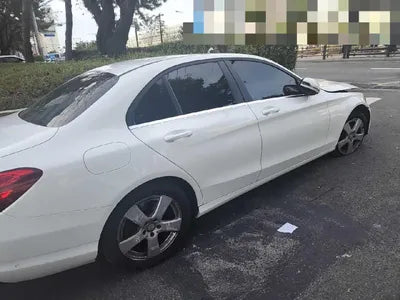 2015 Mercedes-Benz C 200 VIN: