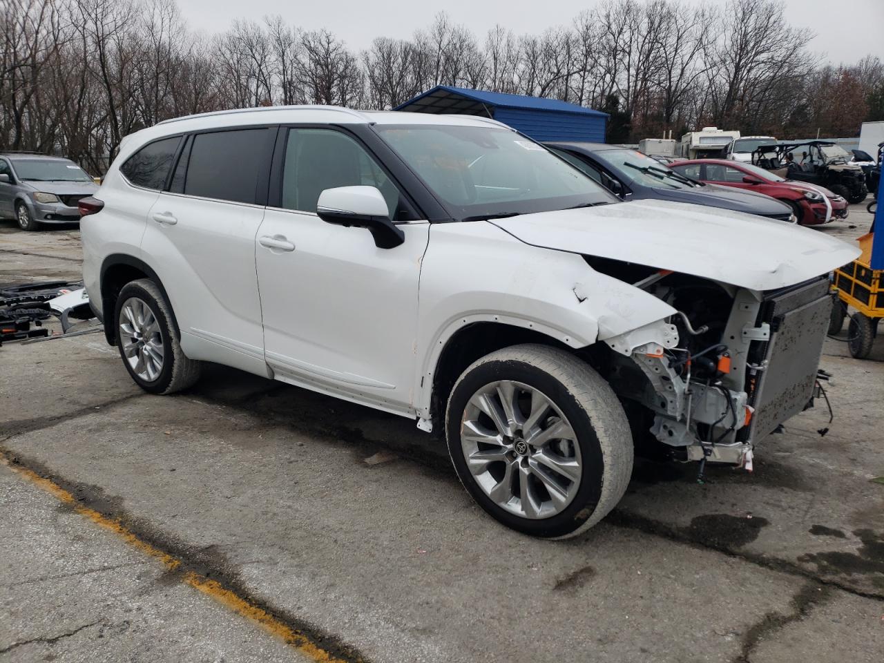 2024 TOYOTA HIGHLANDER LE VIN:5TDKDRBH4RS537386