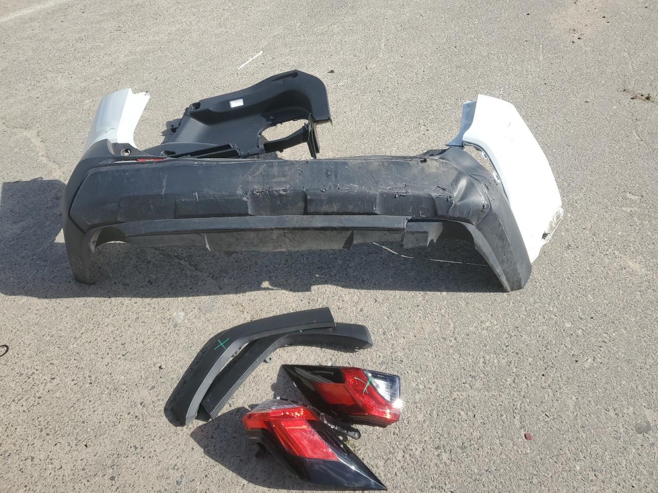 2022 TOYOTA RAV4 XLE PREMIUM VIN:JTMB6RFV5ND528261