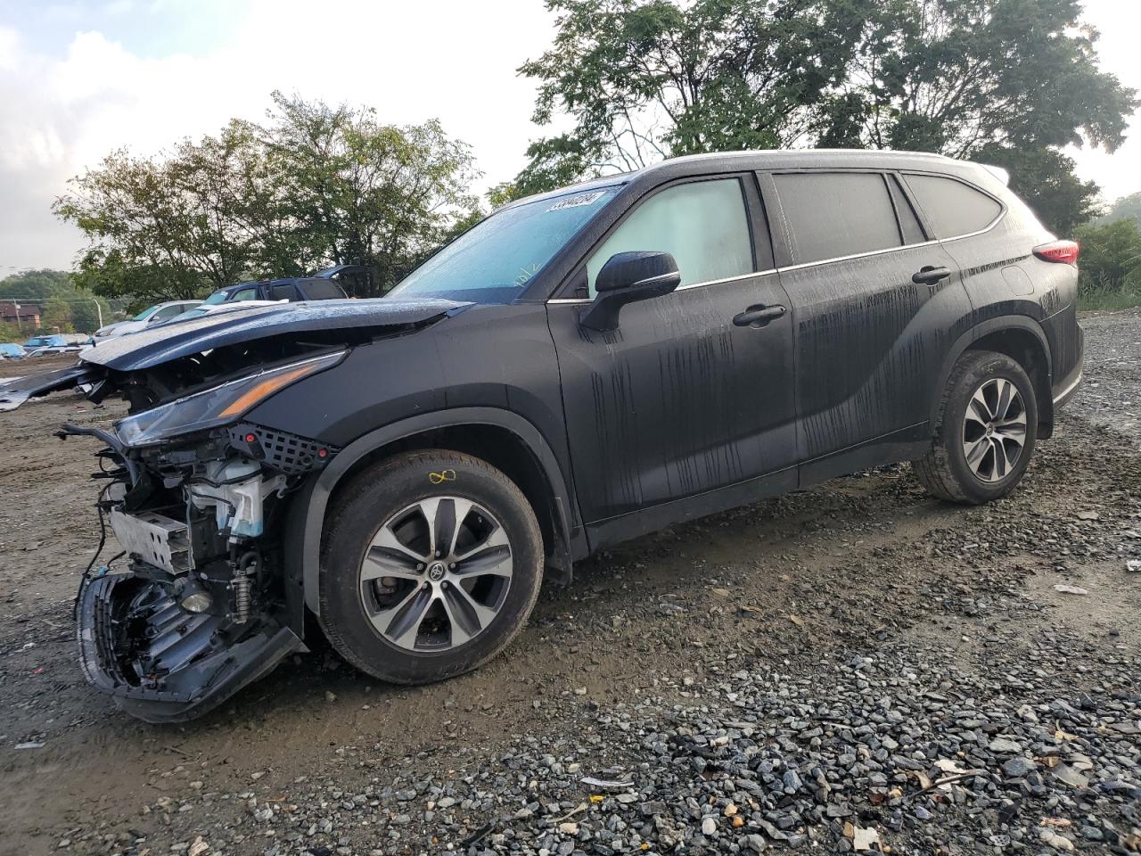 2022 TOYOTA HIGHLANDER XLE VIN:5TDHZRBH2NS176455