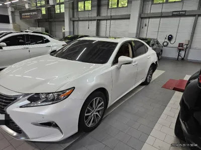 2017 Lexus ES 300 VIN: