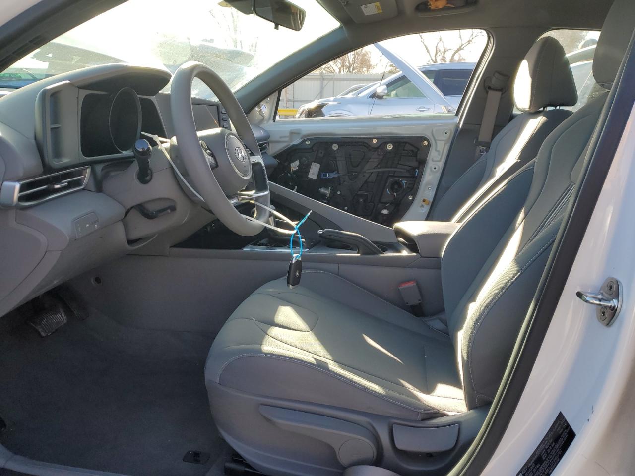 2022 HYUNDAI ELANTRA SEL VIN:5NPLM4AG7NH067127