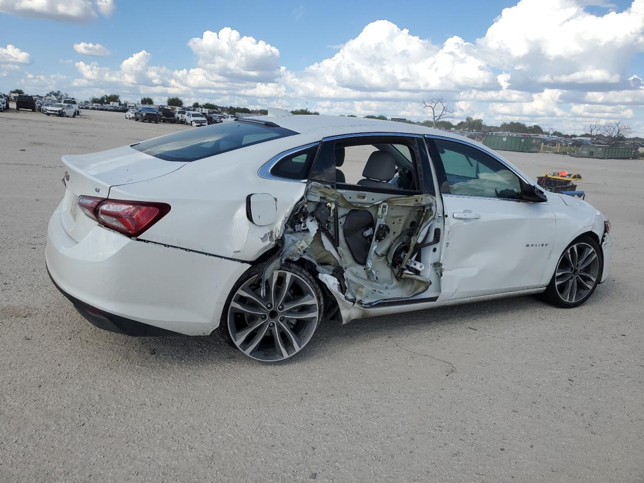 2022 CHEVROLET MALIBU LT VIN:1G1ZD5STXNF113483