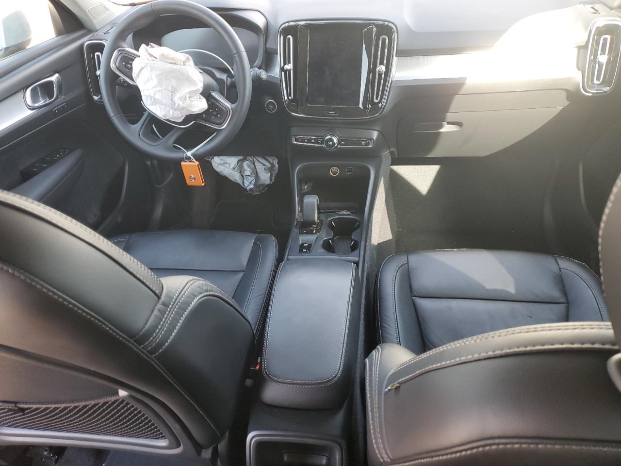 2022 VOLVO XC40 T4 MOMENTUM VIN:YV4AC2HK2N2726416