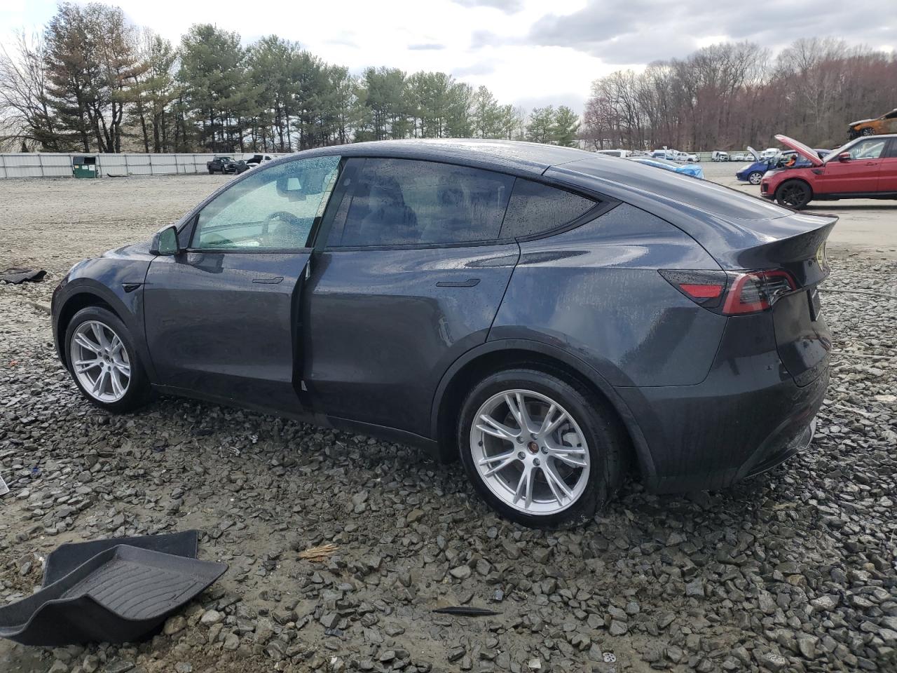 2024 TESLA MODEL Y  VIN:7SAYGAEE0RF008108
