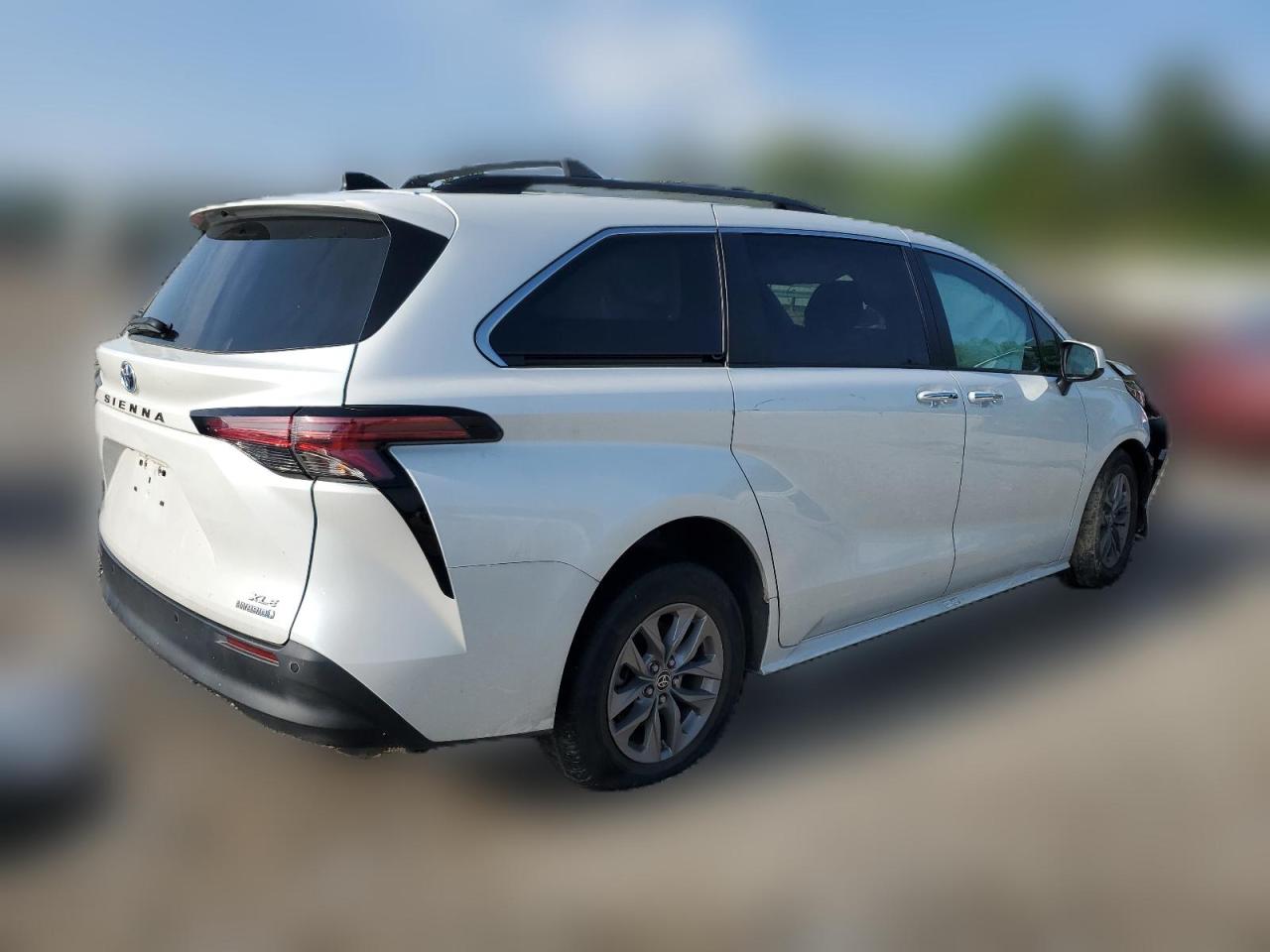 2022 TOYOTA SIENNA XLE VIN:5TDJRKEC1NS087064