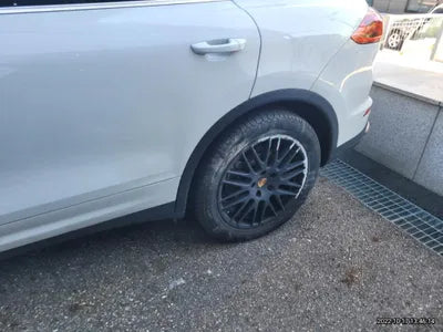 2015 Porsche Cayenne VIN: