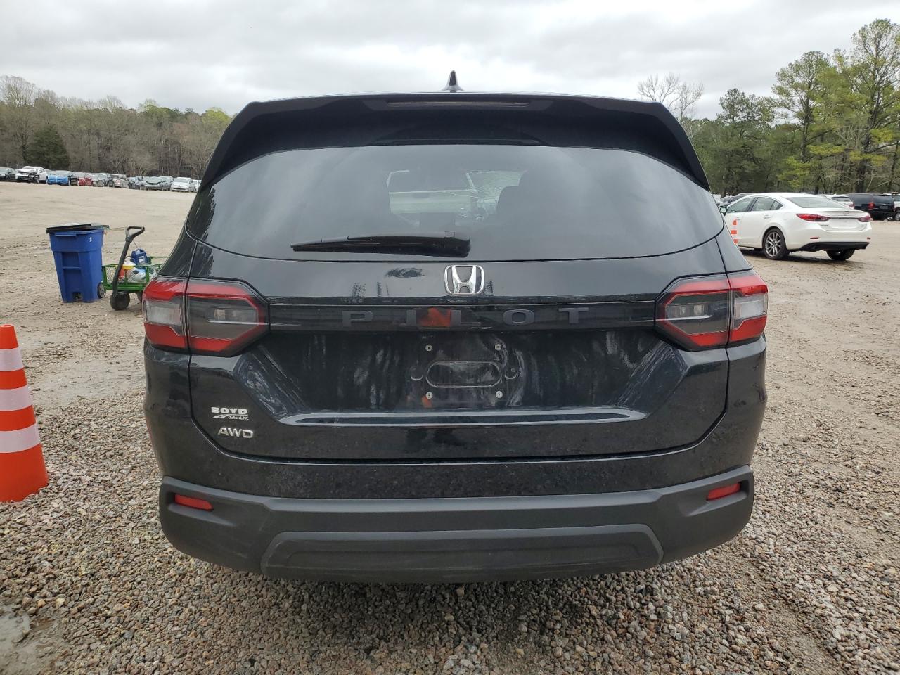 2023 HONDA PILOT LX VIN:5FNYG1H21PB024927
