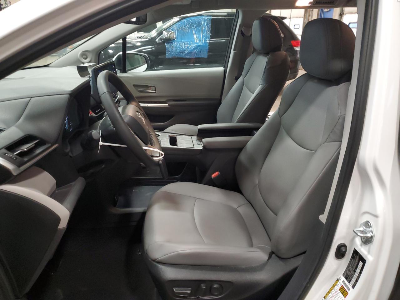 2024 TOYOTA SIENNA XLE VIN:5TDJRKEC1RS209234