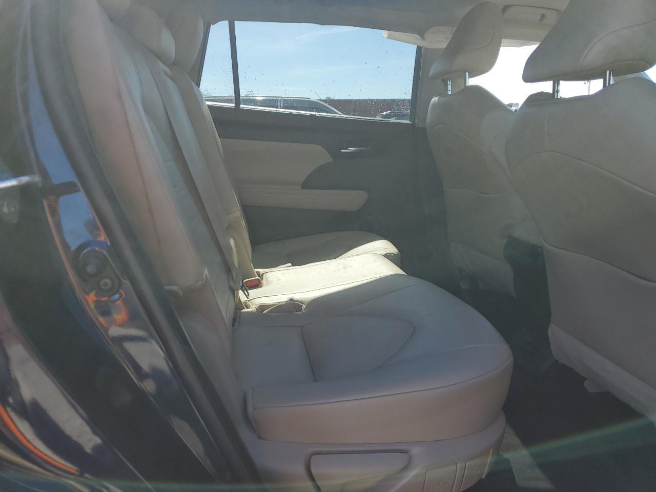 2022 TOYOTA HIGHLANDER XLE VIN:5TDGZRAH2NS129505