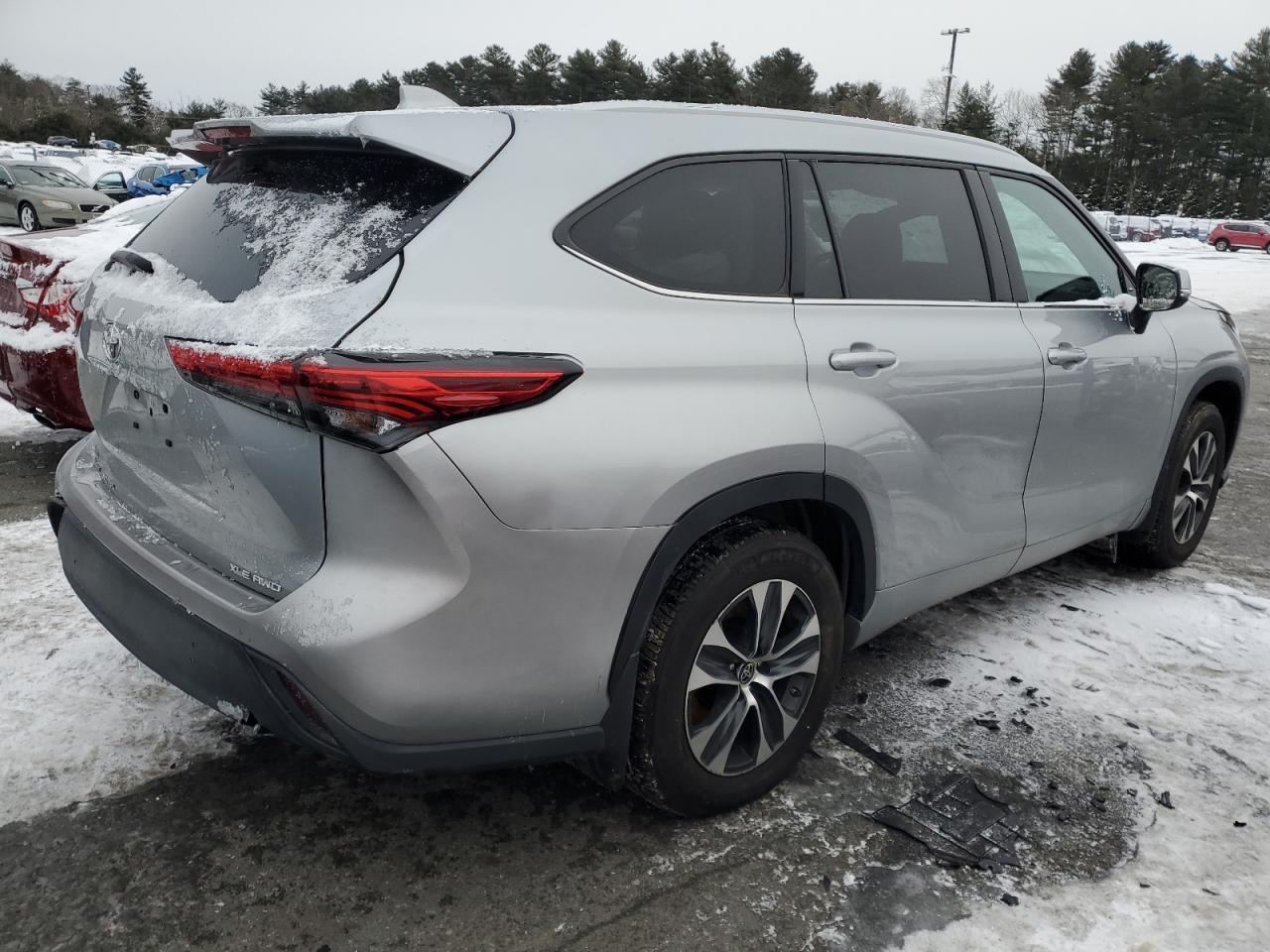2022 TOYOTA HIGHLANDER XLE VIN:5TDGZRBH6NS195005