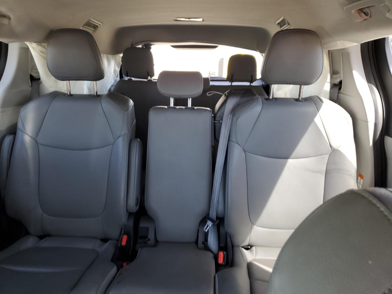 2022 TOYOTA SIENNA XLE VIN:5TDYRKEC3NS125652