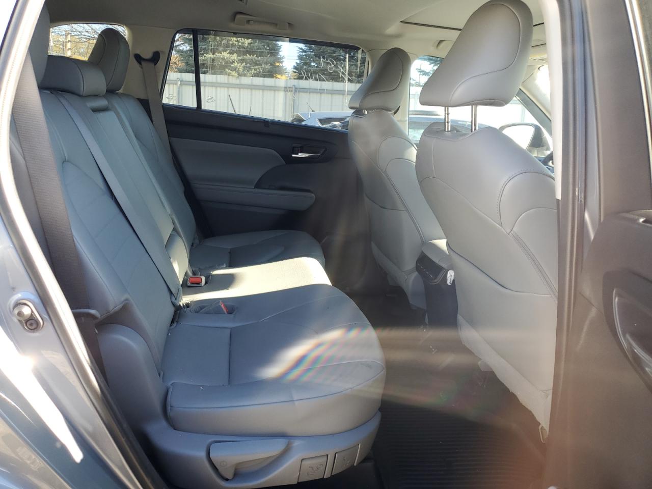 2022 TOYOTA HIGHLANDER XLE VIN:5TDHZRBH7NS206193