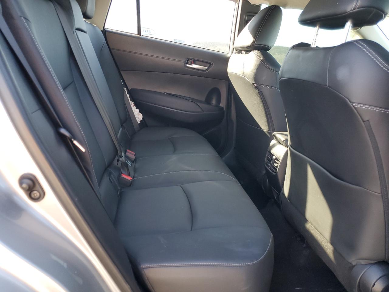 2022 TOYOTA COROLLA CROSS XLE VIN:7MUDAAAG3NV033813