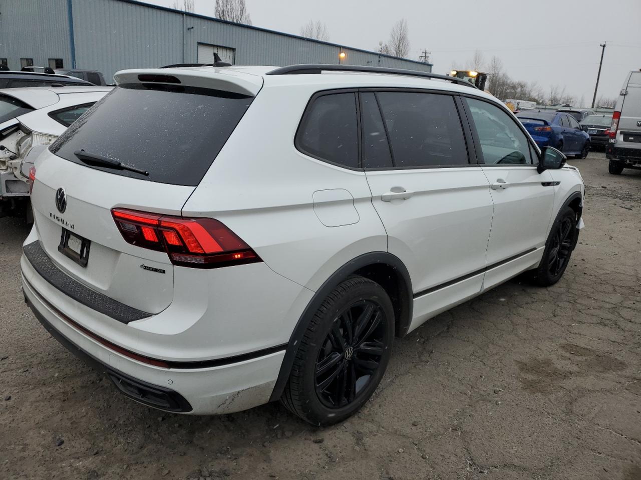2022 VOLKSWAGEN TIGUAN SE R-LINE BLACK VIN:3VV8B7AX4NM095511