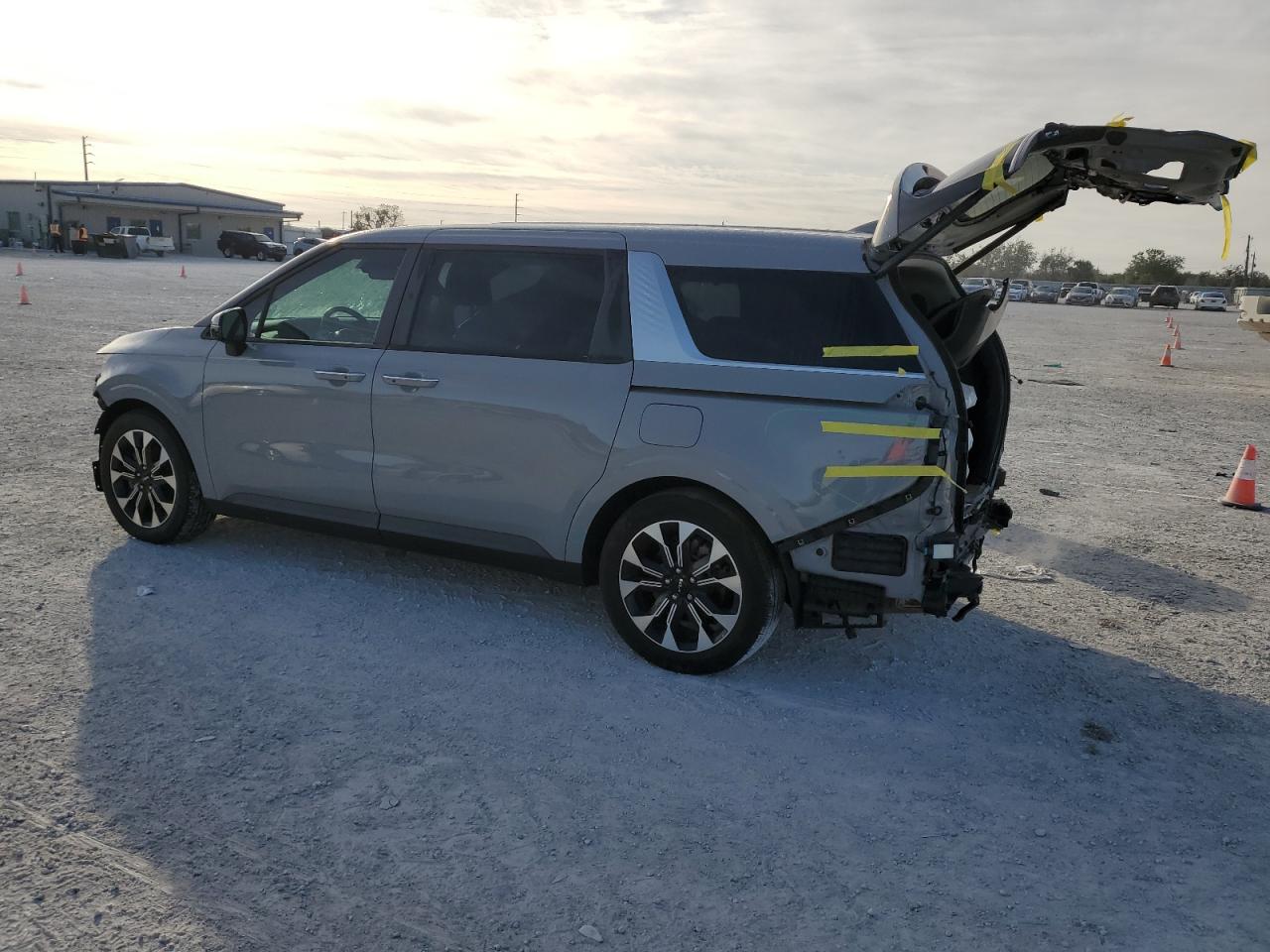2022 KIA CARNIVAL EX VIN:KNDNC5H38N6147034