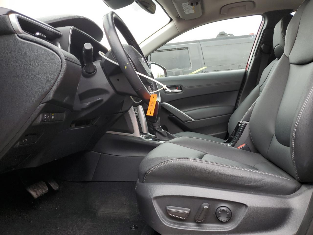 2022 TOYOTA COROLLA CROSS XLE VIN:7MUDAABG5NV029261