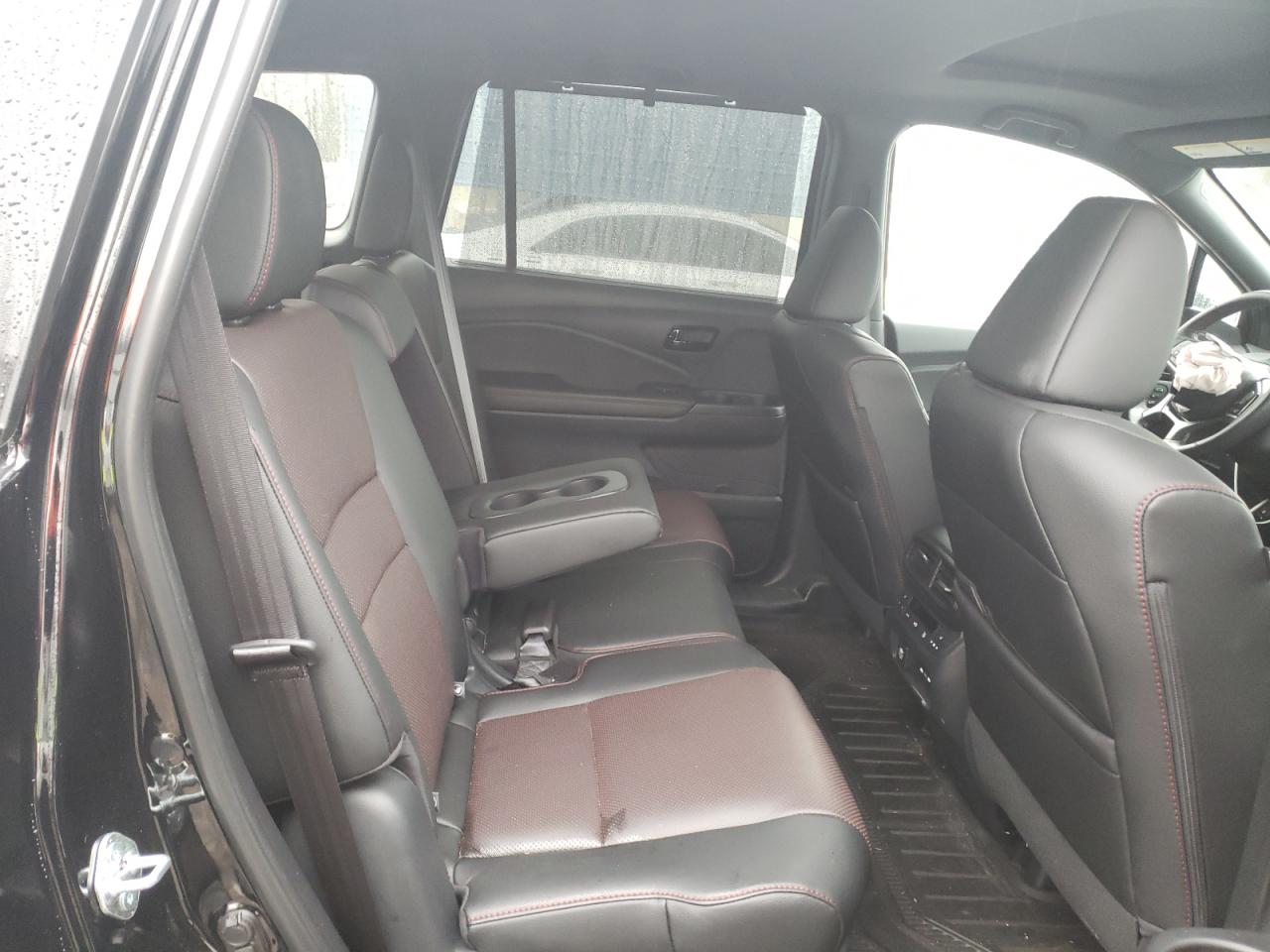 2024 HONDA PASSPORT BLACK EDITION VIN:5FNYF8H84RB007624