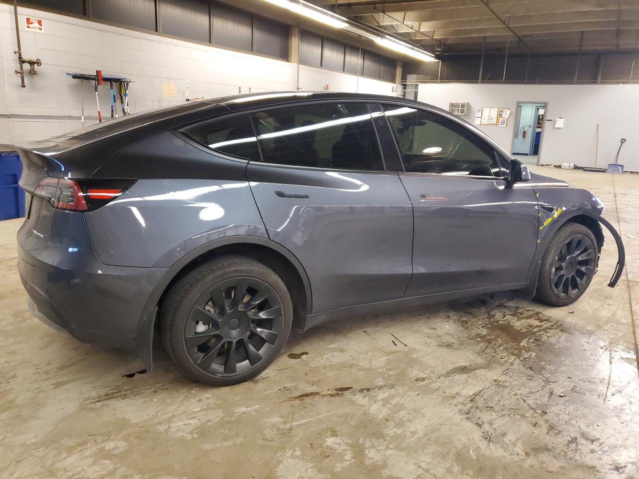 2023 TESLA MODEL Y  VIN:7SAYGDEE2PF800551