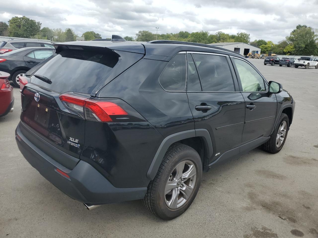 2022 TOYOTA RAV4 XLE VIN:JTMRWRFV5ND153003