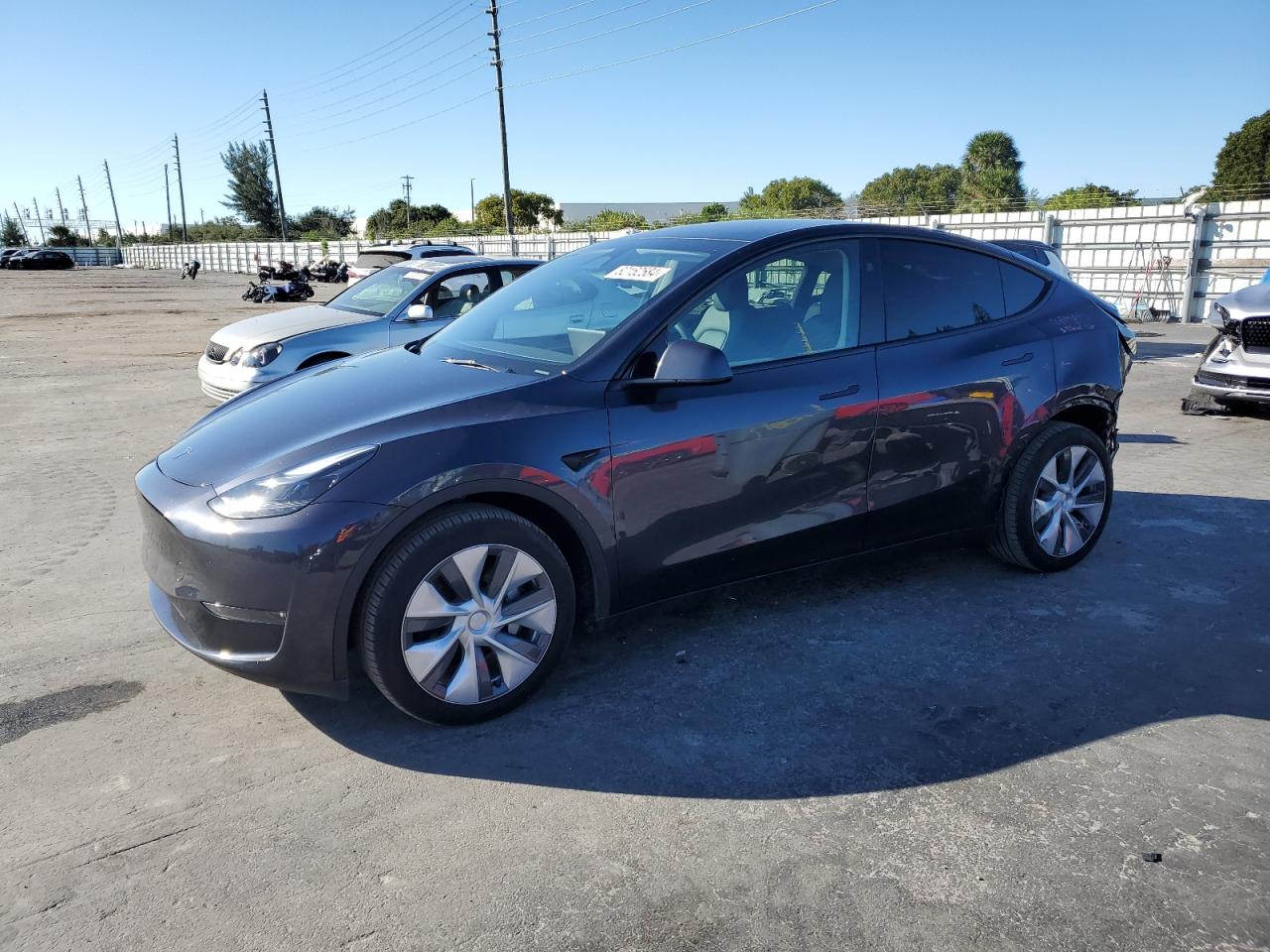 2024 TESLA MODEL Y  VIN:7SAYGDEEXRA256106