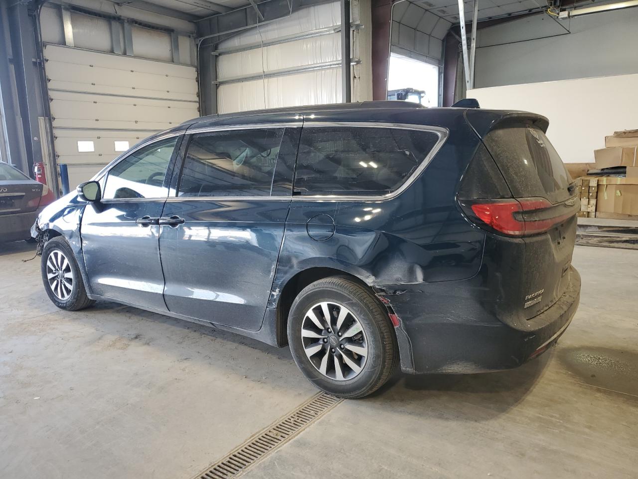 2022 CHRYSLER PACIFICA HYBRID TOURING L VIN:2C4RC1L7XNR217081