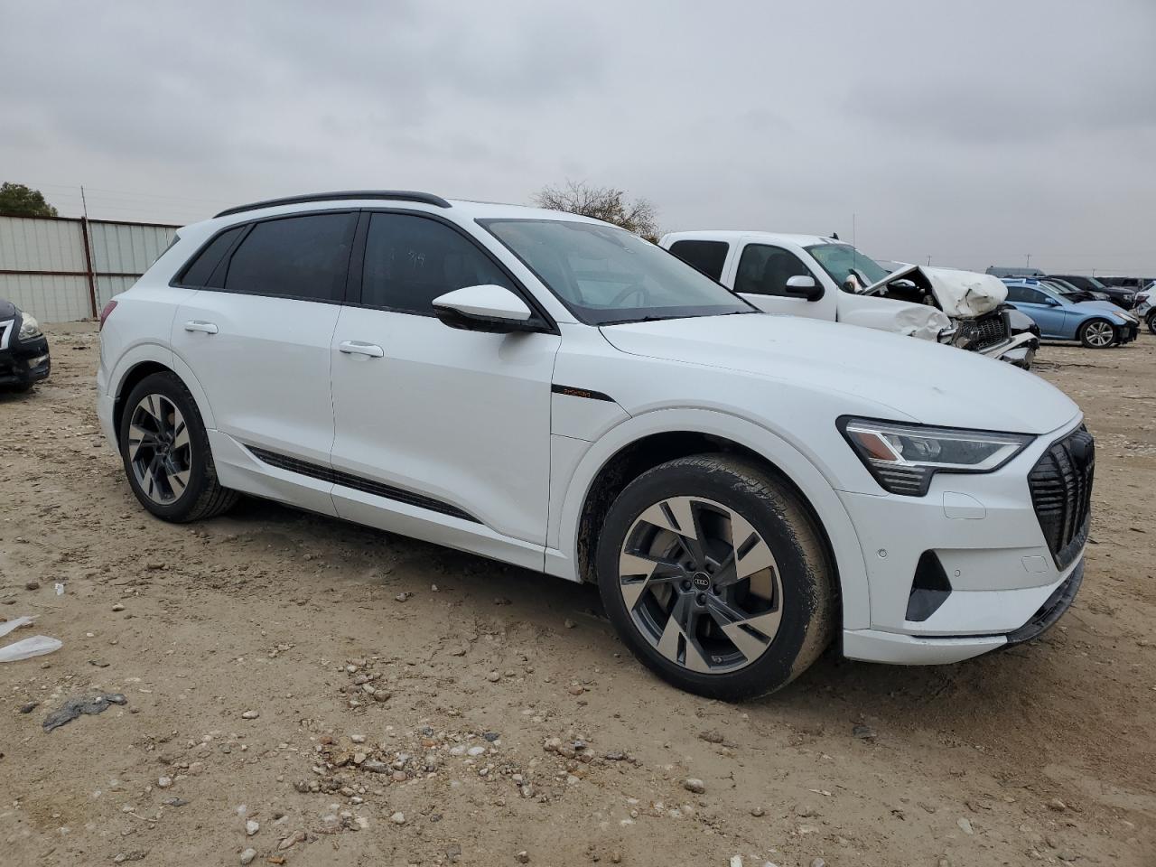 2022 AUDI E-TRON PREMIUM VIN:WA1AAAGE4NB042461