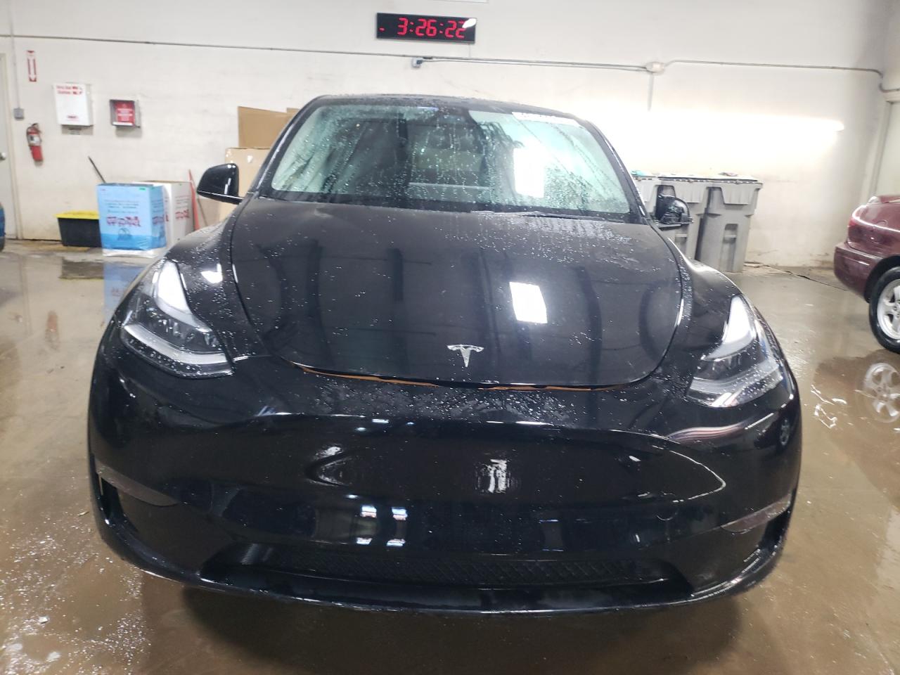 2024 TESLA MODEL Y  VIN:7SAYGAEE9RF111091