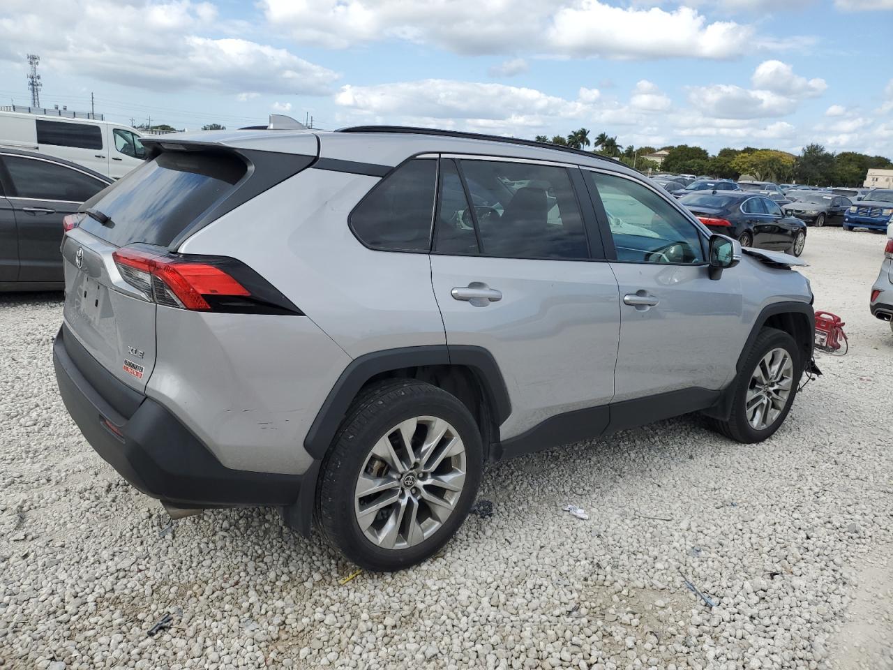 2022 TOYOTA RAV4 XLE PREMIUM VIN:2T3C1RFV6NC191607